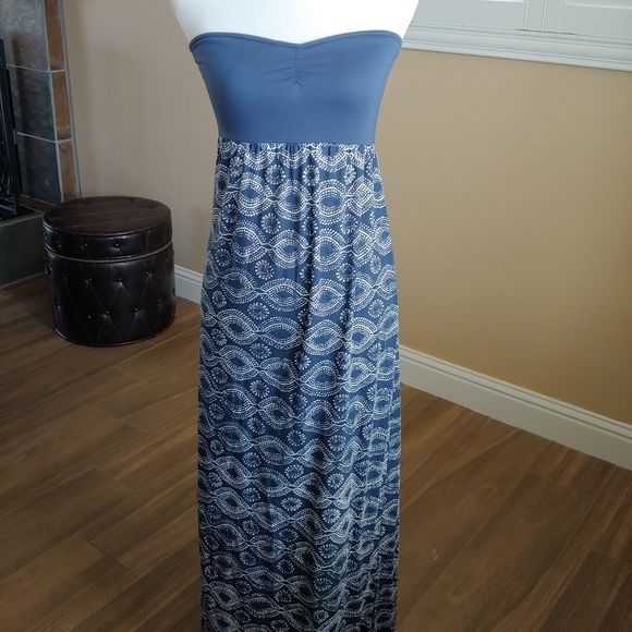 Roxy Dresses & Skirts - Roxy Blue White Strapless Maxi Dress Beach Medium